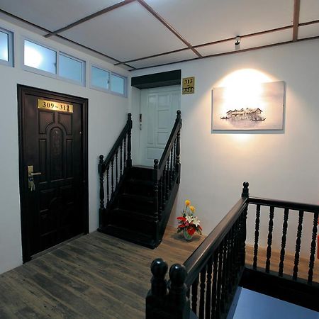 Four Rivers Youth Hostel 仰光 外观 照片