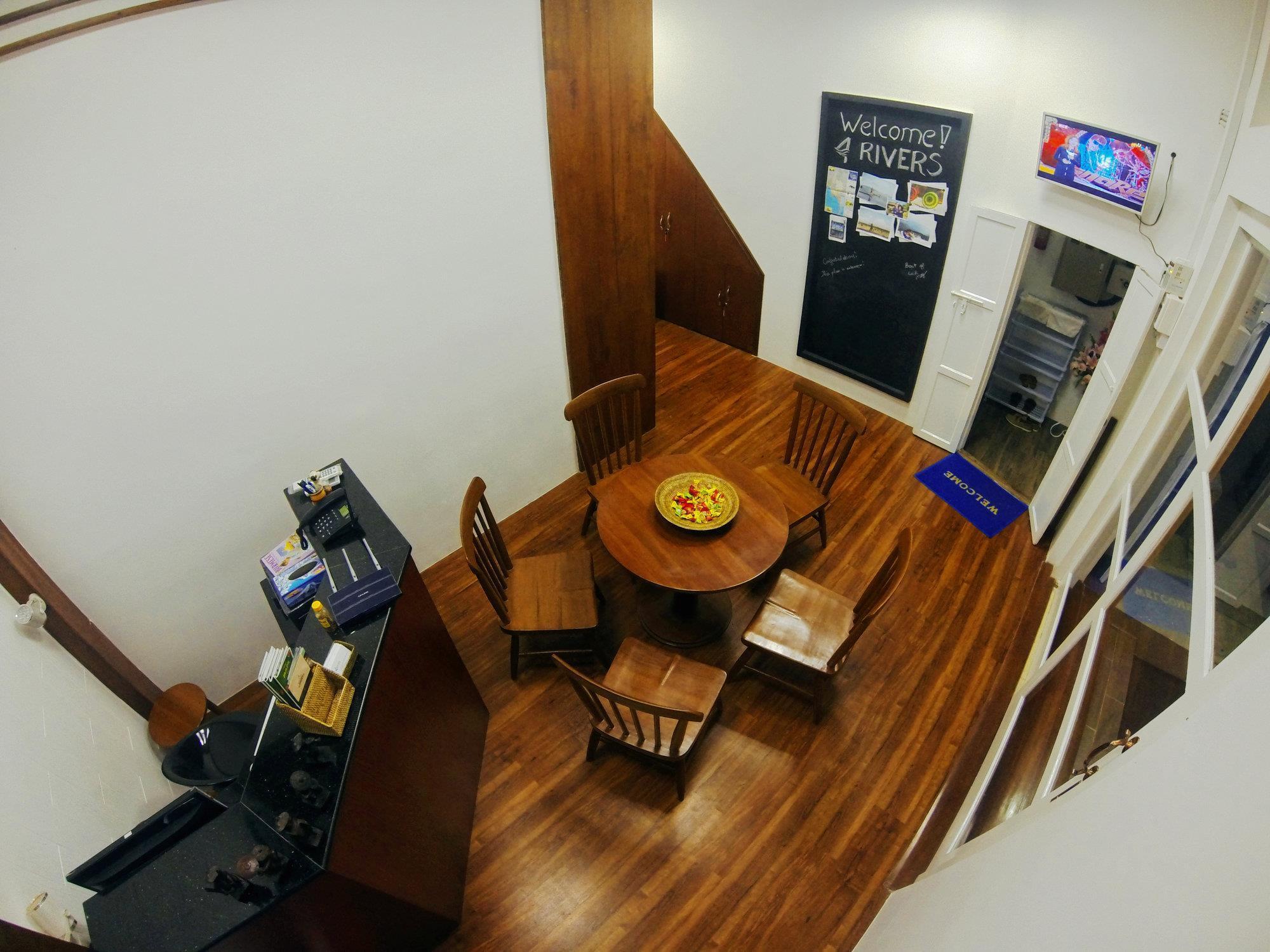 Four Rivers Youth Hostel 仰光 外观 照片