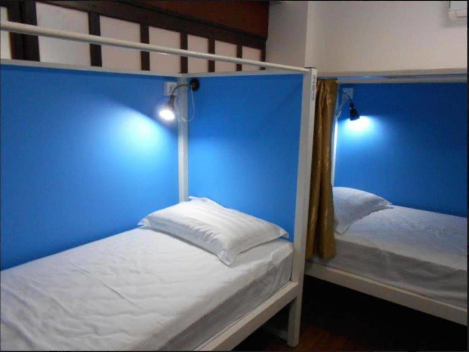 Four Rivers Youth Hostel 仰光 外观 照片