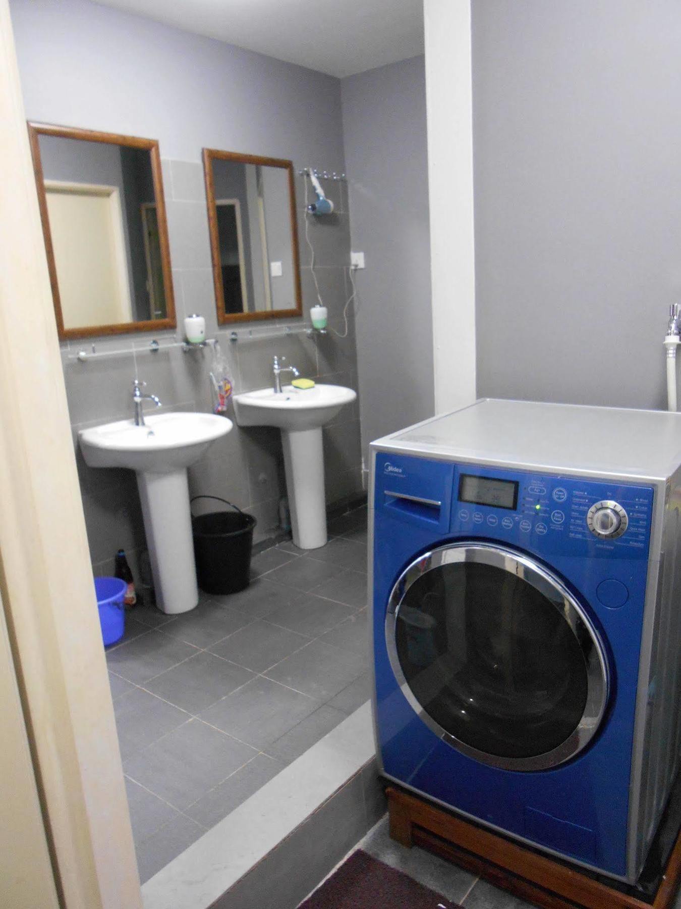 Four Rivers Youth Hostel 仰光 外观 照片