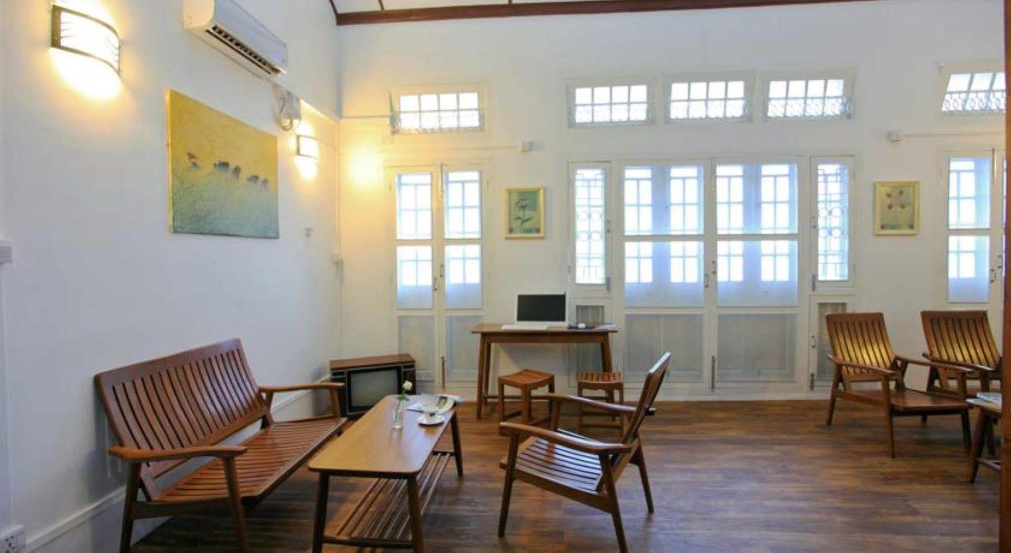 Four Rivers Youth Hostel 仰光 外观 照片